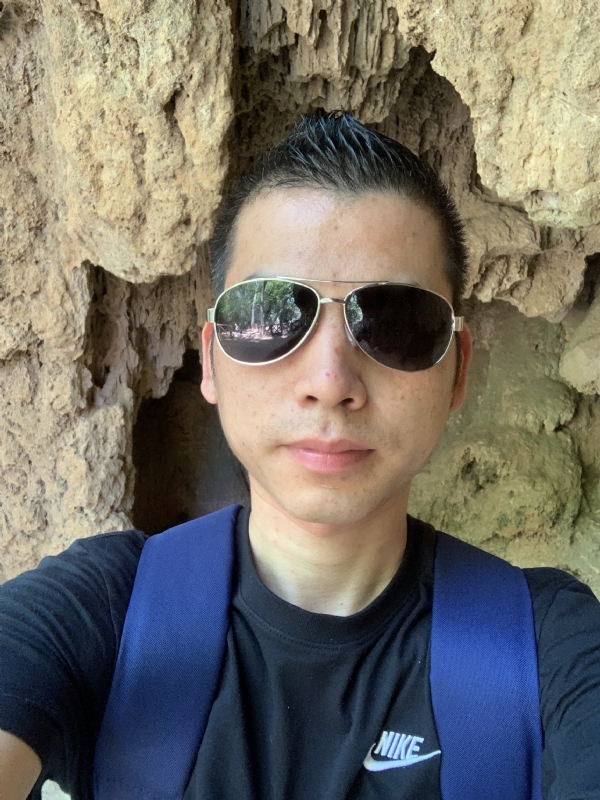 高兴的第一张照片--福清相亲服务中心