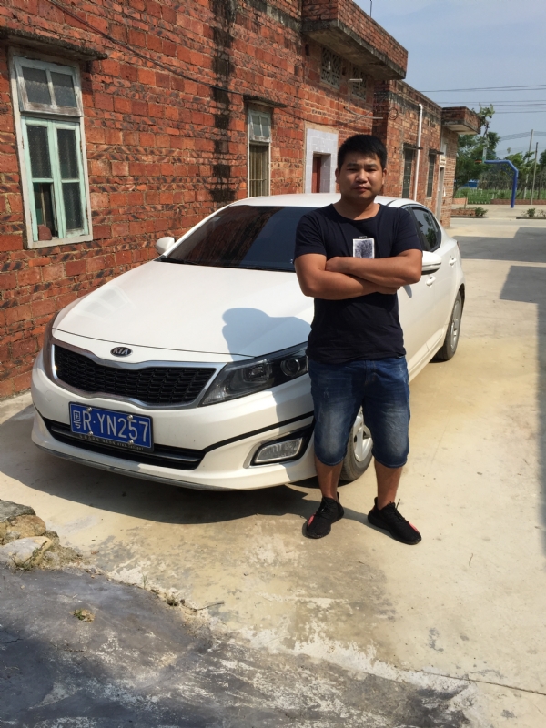 独坐街头的第三张照片--福清相亲服务中心