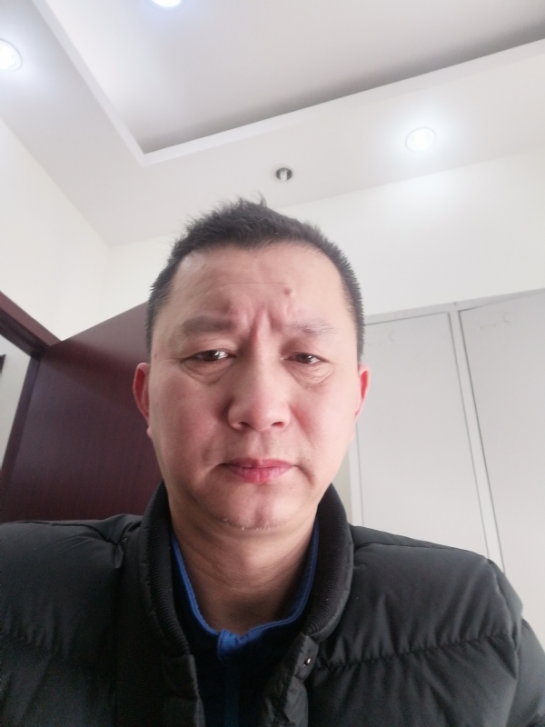 相视而笑的第一张照片--福清相亲服务中心