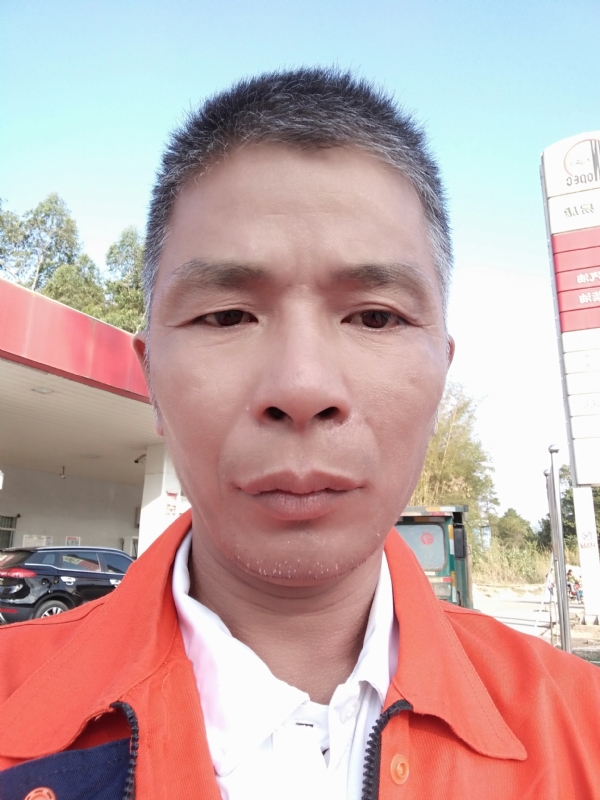 静候缘分的第一张照片--福清相亲服务中心