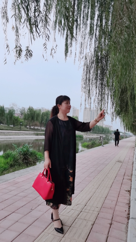 周本玲的第一张照片--福清相亲服务中心