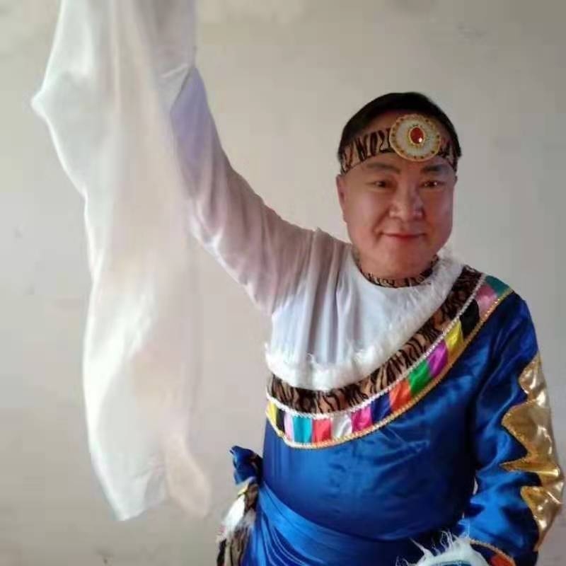 走在冷风中的第一张照片--福清相亲服务中心