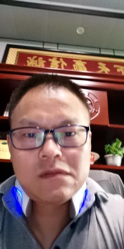 模具工匠的第一张照片--福清相亲服务中心