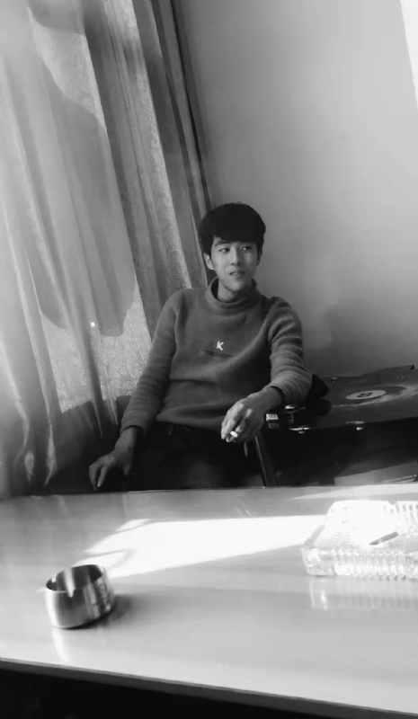 酷似小丑的第二张照片--福清相亲服务中心