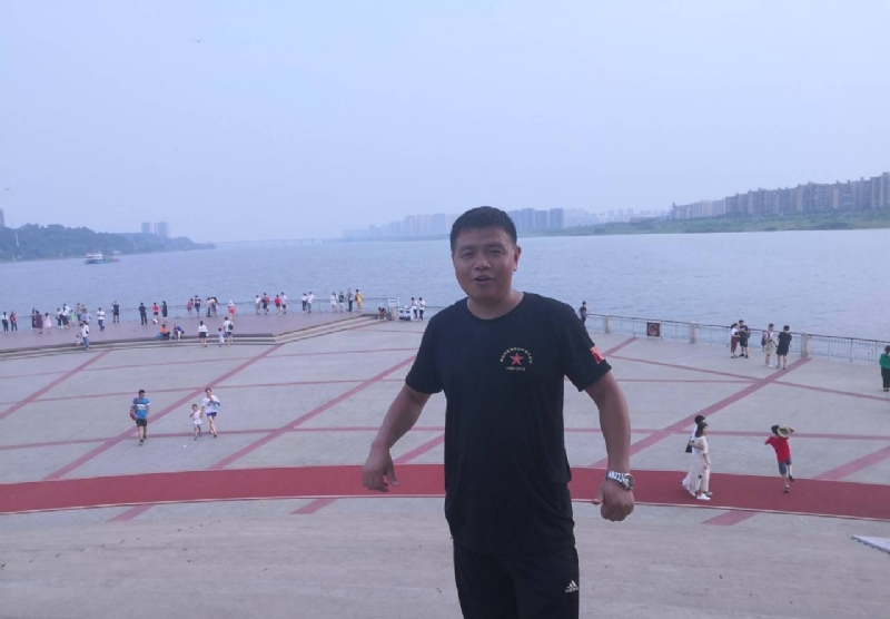 曾经心疼的我的第一张照片--福清相亲服务中心