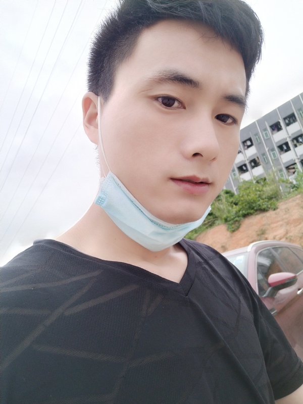 何凡的第二张照片--福清相亲服务中心