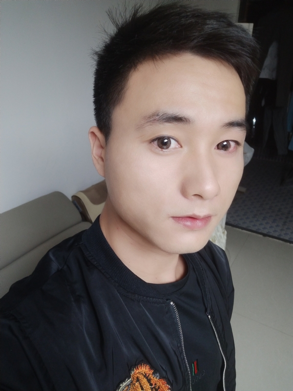 何凡的第三张照片--福清相亲服务中心