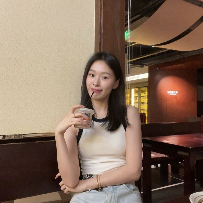 羽毛的第一张照片--福清相亲服务中心