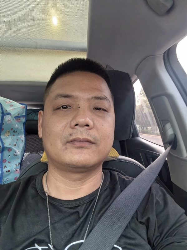 卖电池的大叔的第一张照片--福清相亲服务中心